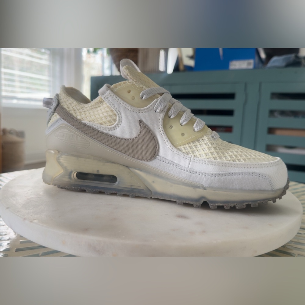 Nike Air Max Beige and White Sneakers
